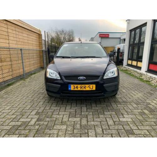 Ford Focus Wagon 1.4-16V Trend
