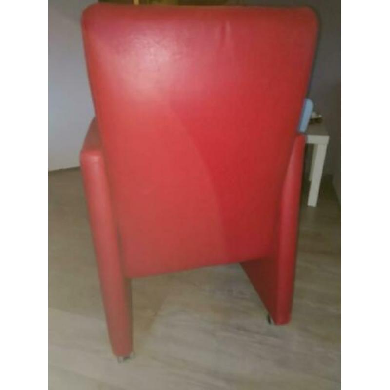Te koop 4 leren stoelen rood 10 euro per stuk
