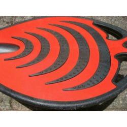 nieuw mooi rood turn board (wave board/skate board)