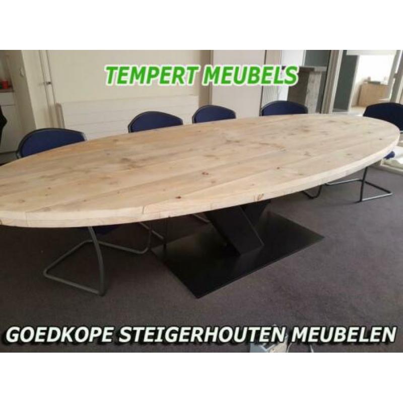 Steigerhouten tafel ovaal / Ovale steigerhoutentafel.