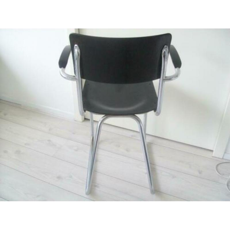 retro/vintage gispen de wit stoel.