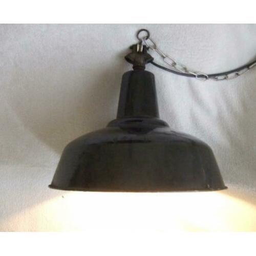 oude (AEG) fabriek / werkplaats hanglamp zwart wit emaille