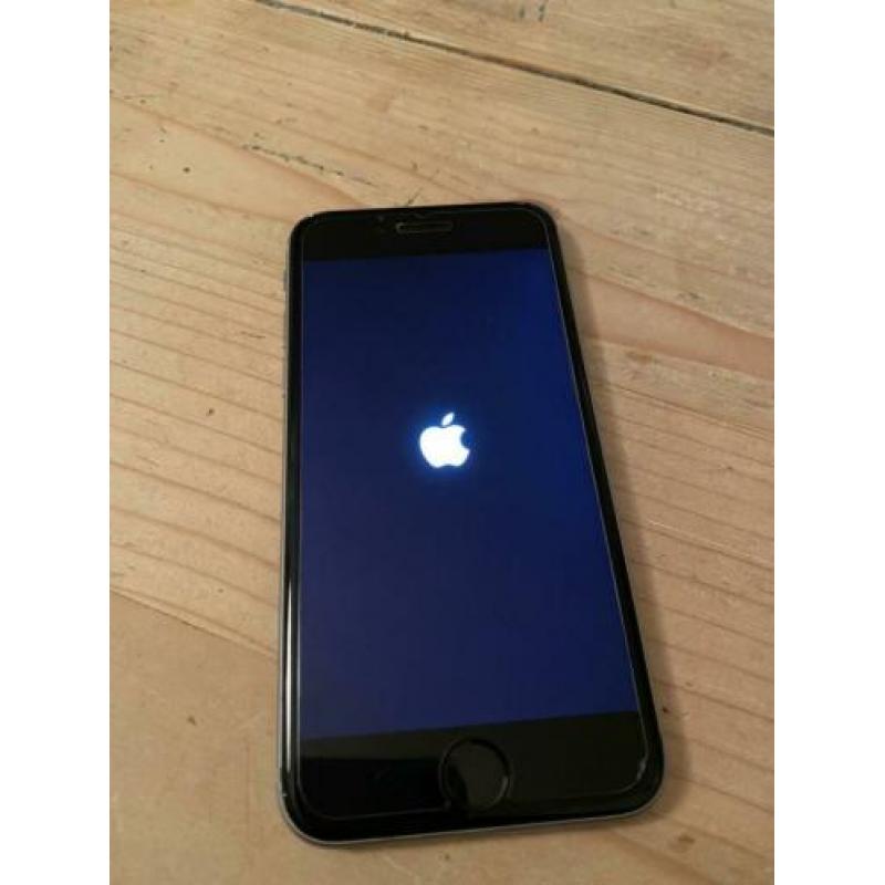 Apple iPhone 6S - 16GB, met gratis hoesje en screenprotector
