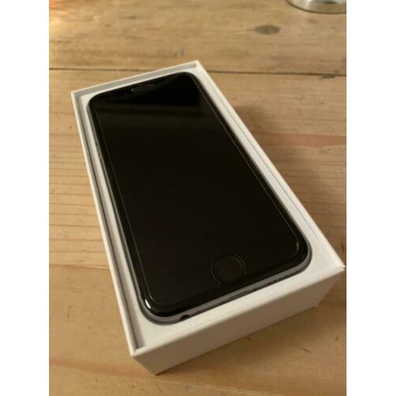 Apple iPhone 6S - 16GB, met gratis hoesje en screenprotector