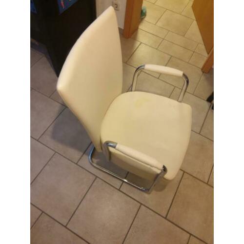 Te koop 6 stoelen leder look kleur wit